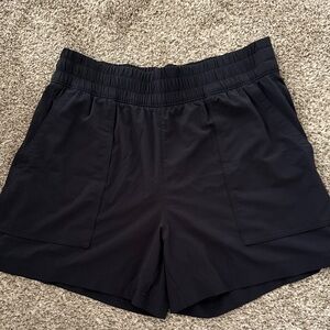 Athleta Trekkie Shorts Women’s Medium